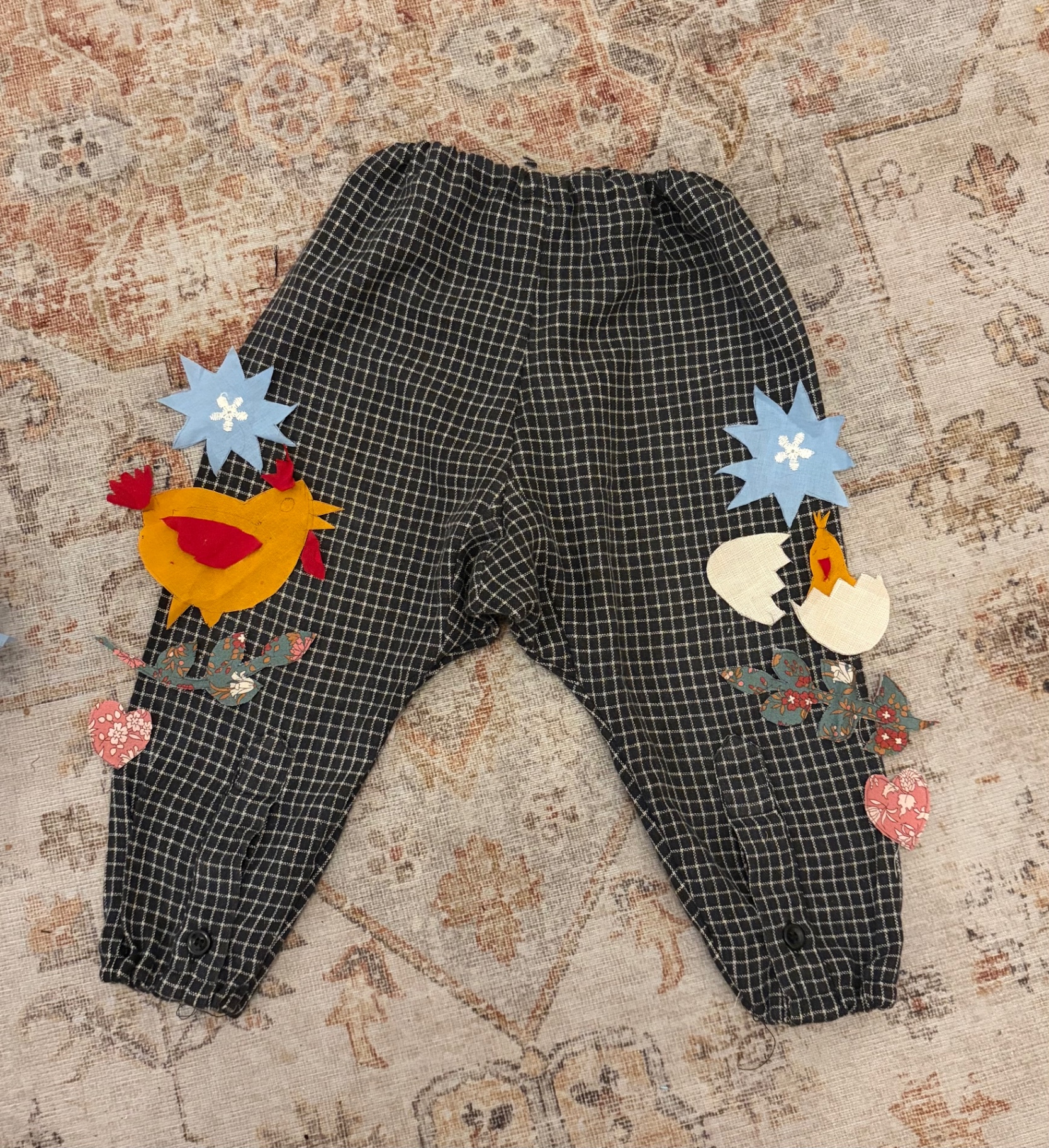 Appliqué chicken pants